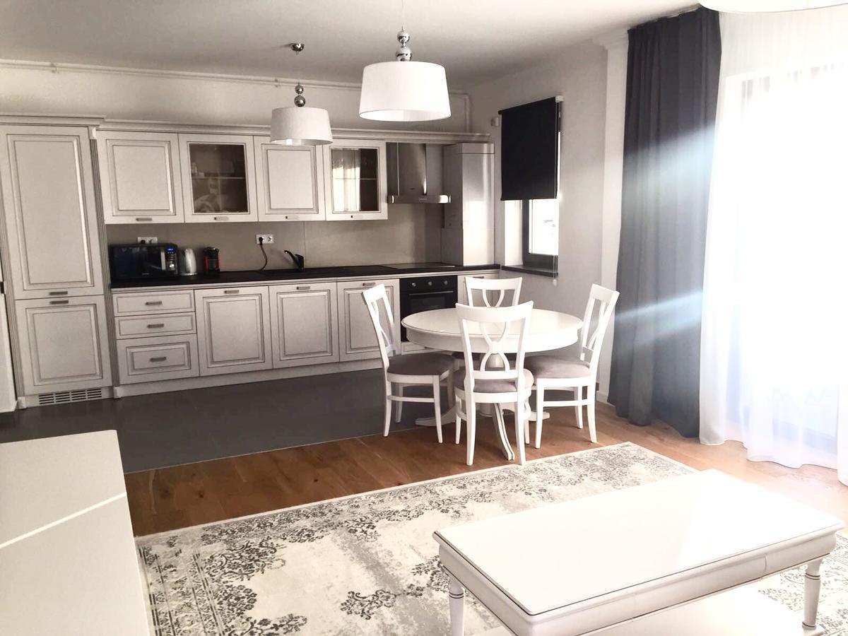 Flori De Iulie Apartamente บราชอฟ ภายนอก รูปภาพ