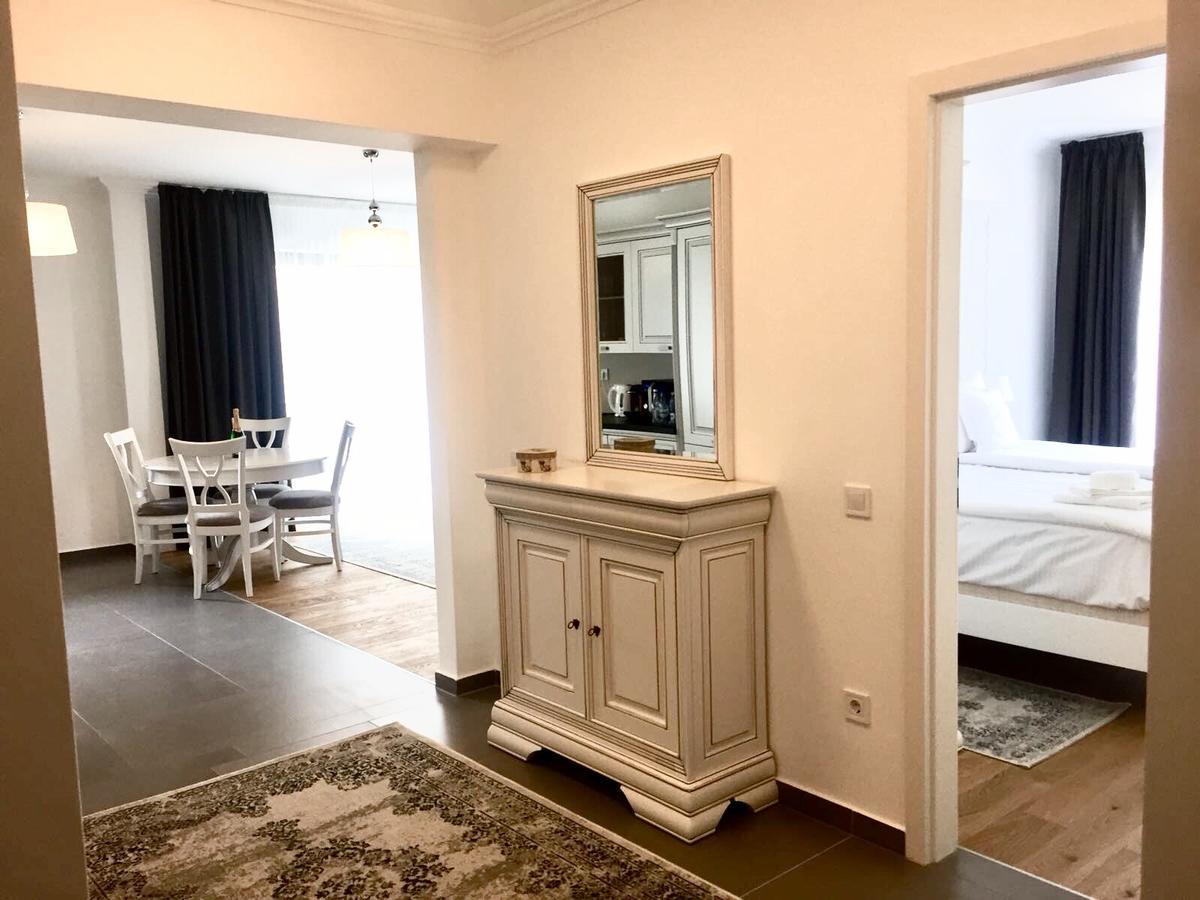Flori De Iulie Apartamente บราชอฟ ภายนอก รูปภาพ