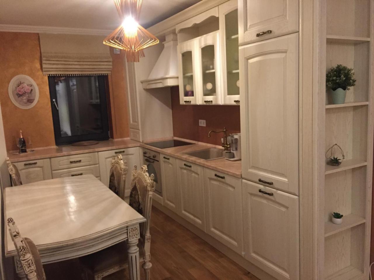 Flori De Iulie Apartamente บราชอฟ ภายนอก รูปภาพ