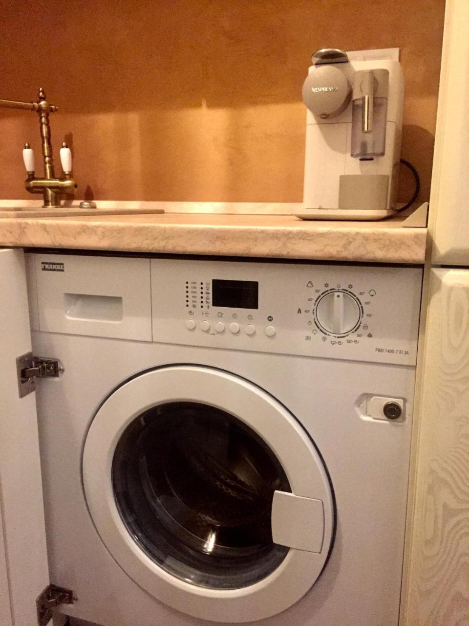 Flori De Iulie Apartamente บราชอฟ ภายนอก รูปภาพ