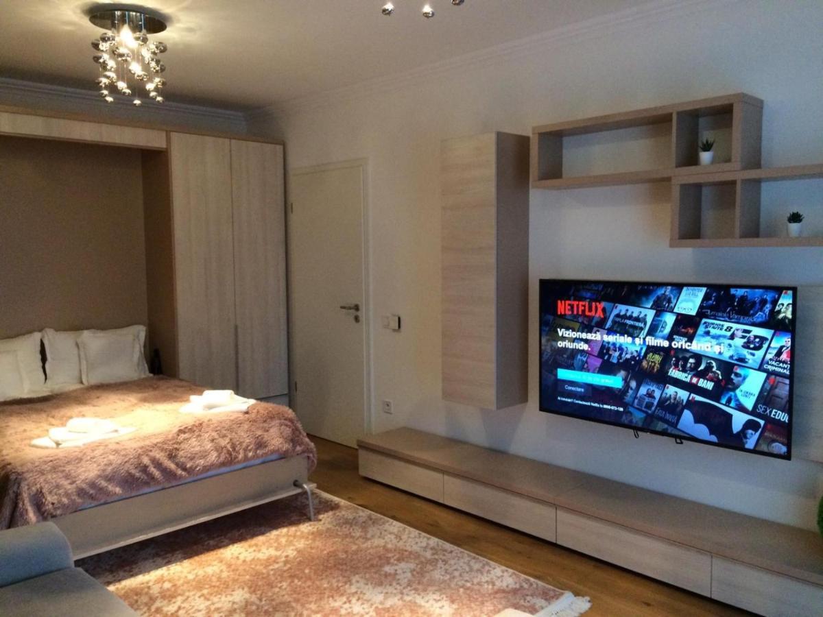Flori De Iulie Apartamente บราชอฟ ภายนอก รูปภาพ
